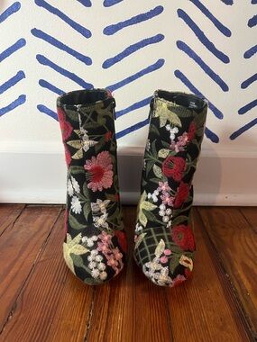 Black Floral Embroidered Ankle Boots